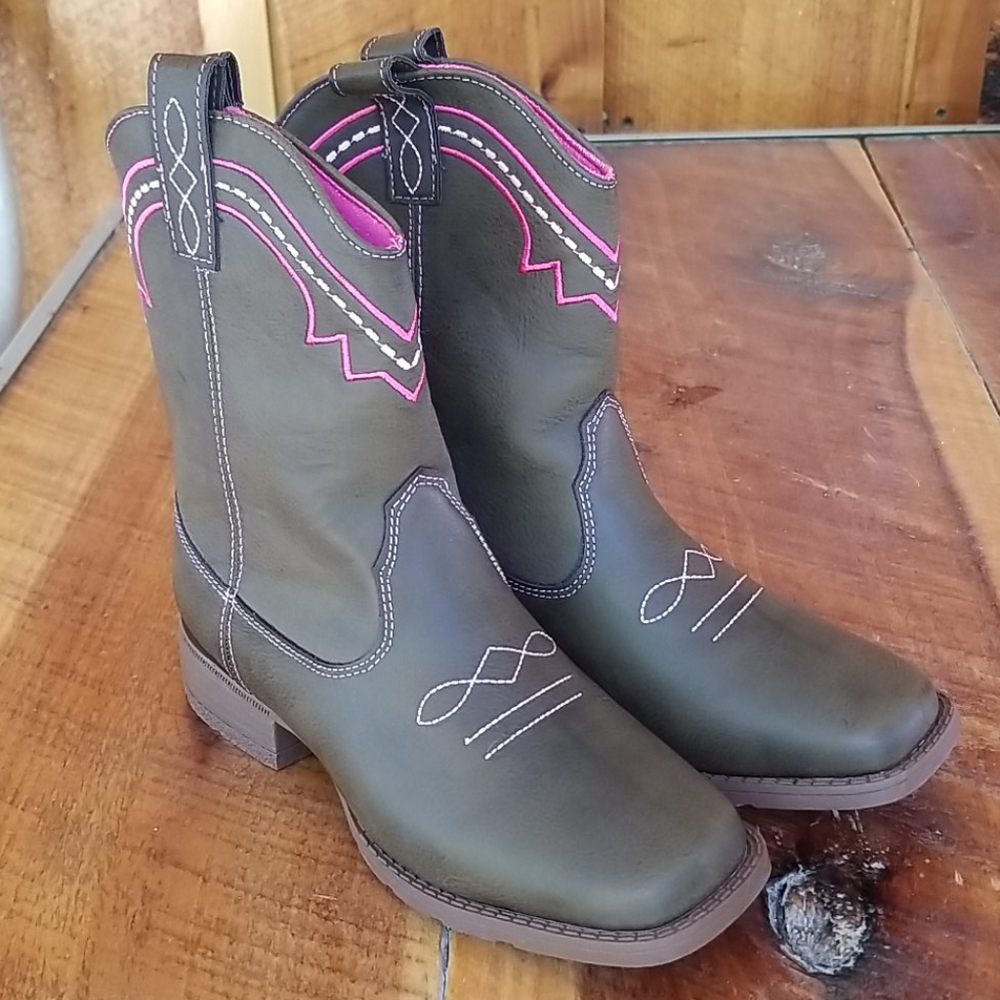 Girl's Cowgirl Boots - Picture 1 of 11